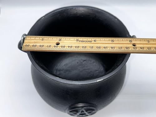 7.5" Diameter Cast Iron Cauldron with Lid and Handle M451