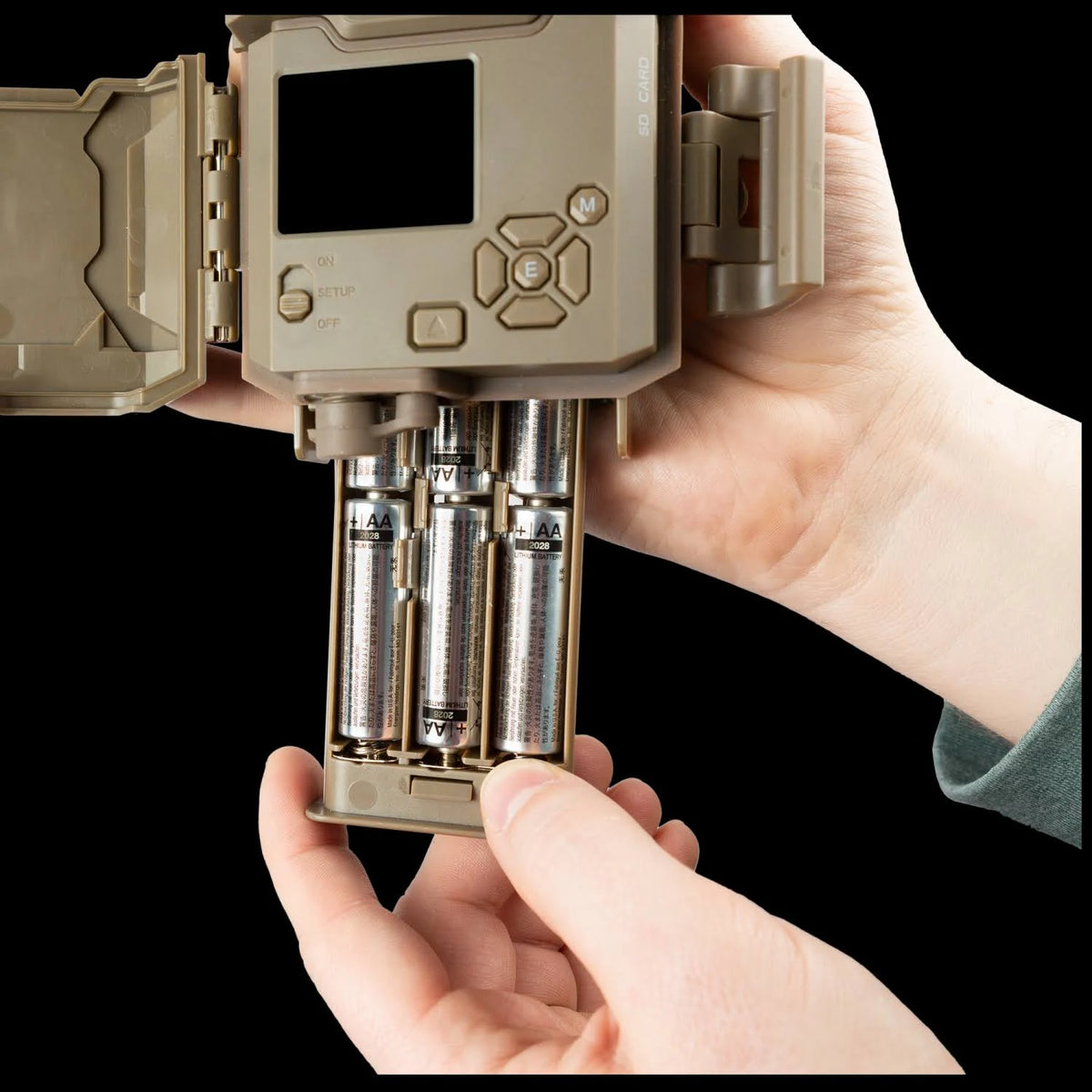 Low Glow Trail Camera D927803